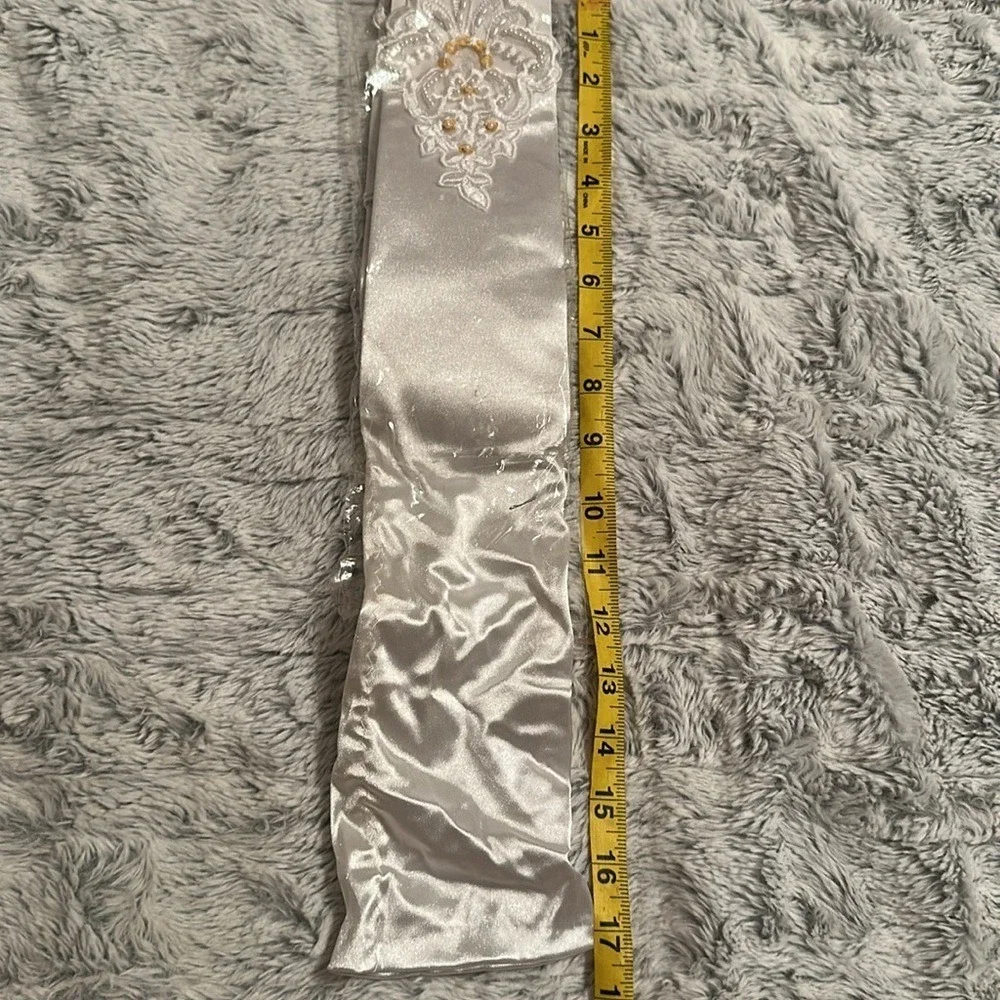 Forum Novelties Long Satin Beaded Glovelets White Lace Pearl Sequin 60605 NEW